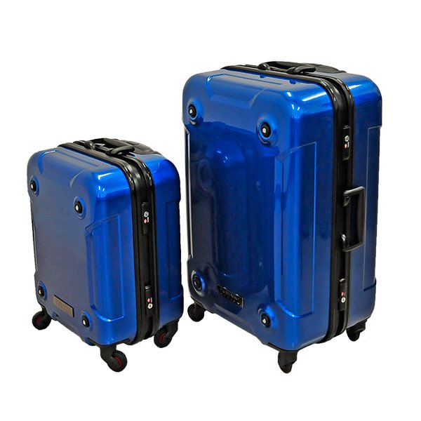 SUBARUオリジナルトラベルバッグから、「SUBARU Design」プレートが