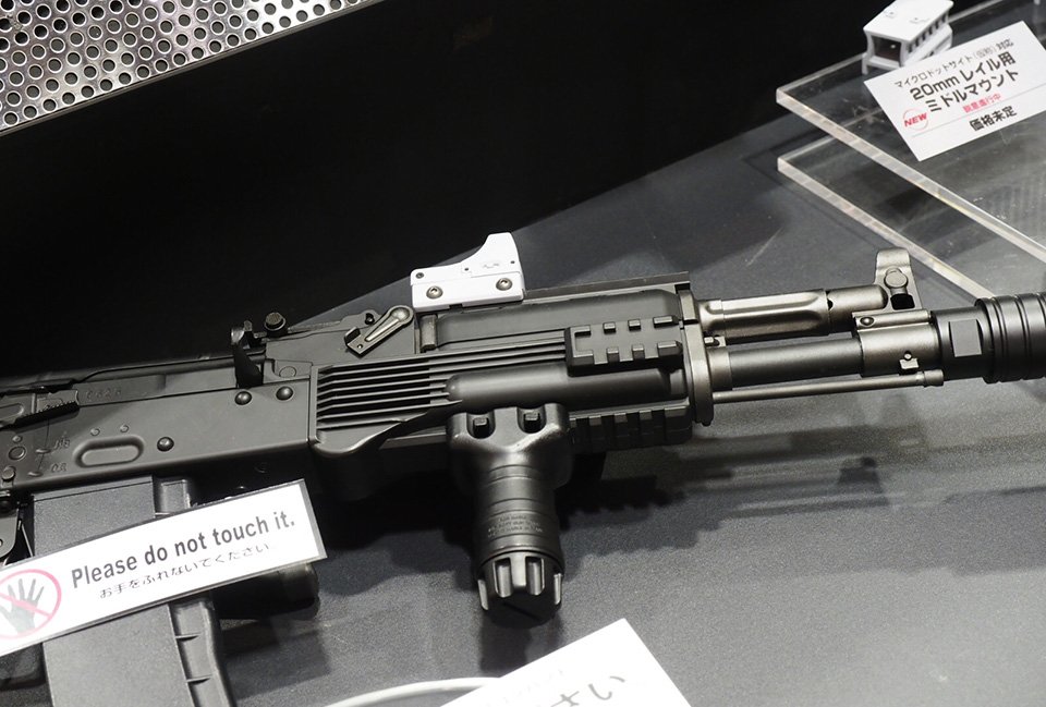 MDOT】コチラは次世代電動ガンAK102への装着例♪マイクロドットサイト