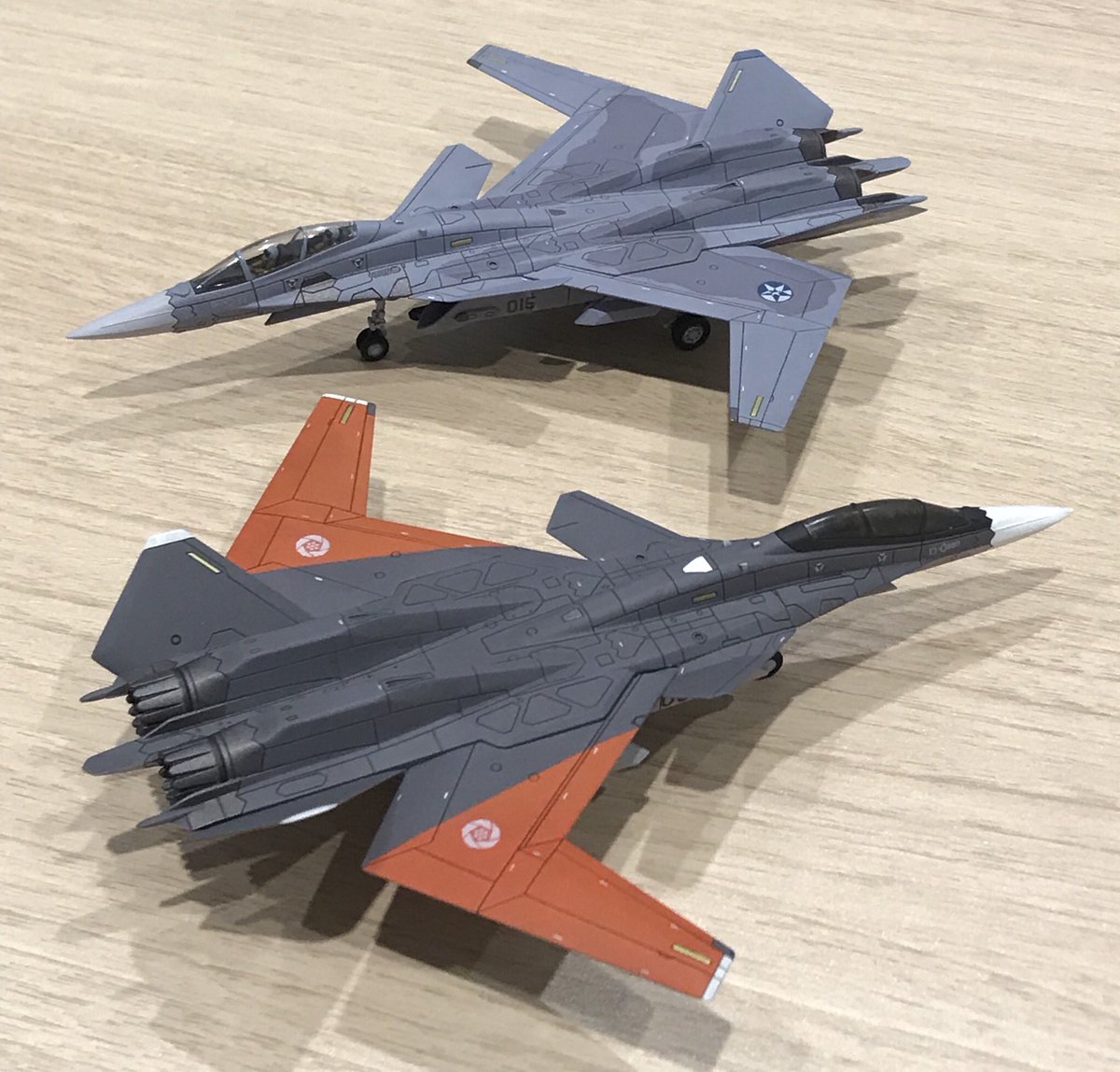 コトブキヤさんのX-02Sストライクワイバーン、ミハイ機とトリガー機の