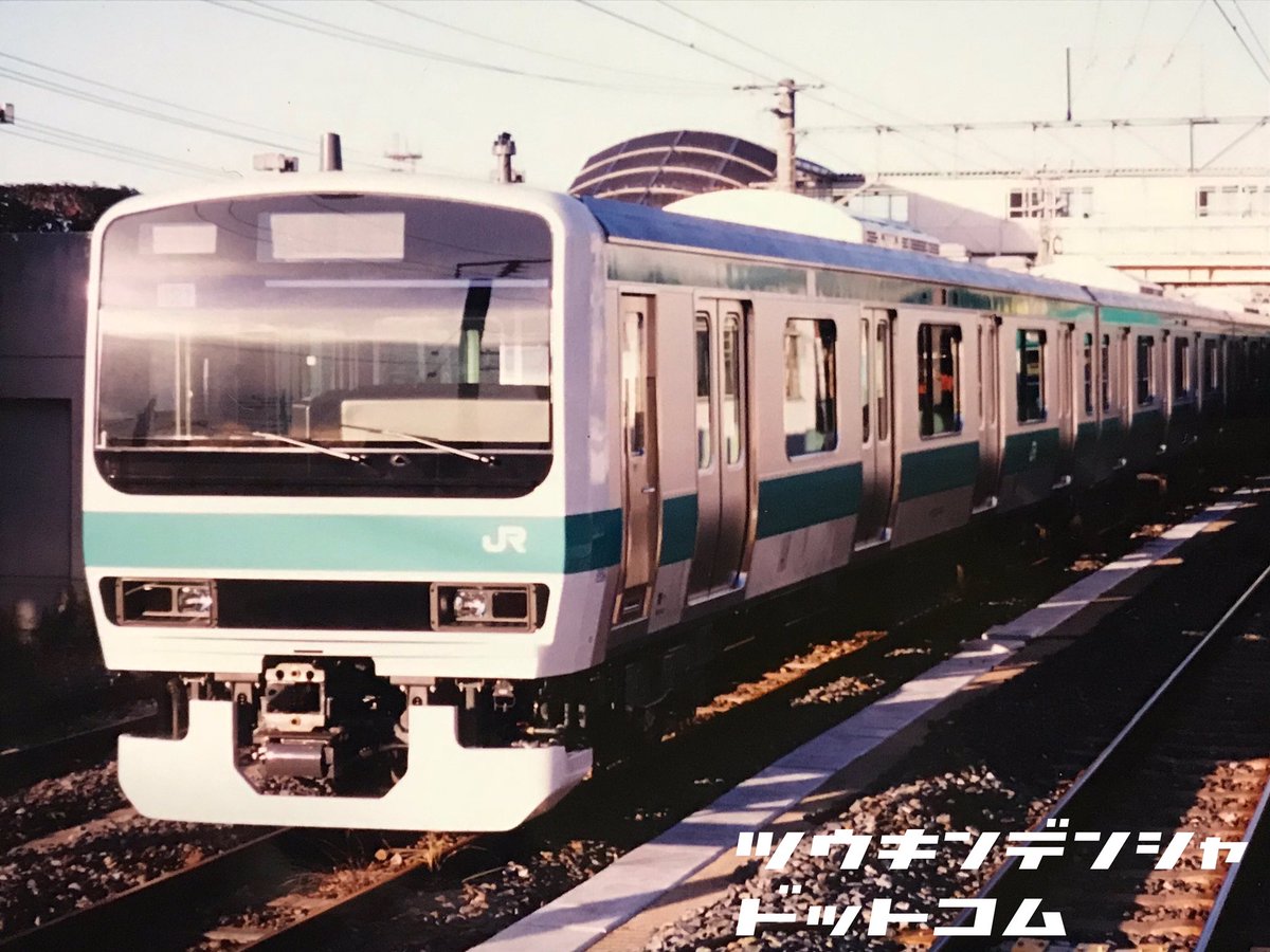 話題】幻のE231系常磐色 営業運転開始前の常磐快速線E231系。 よく見る