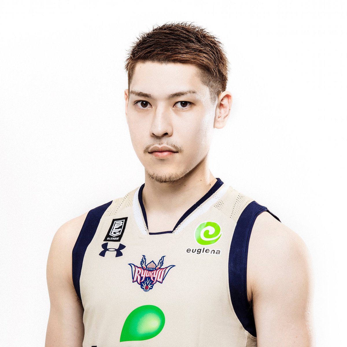 山内盛久選手直筆サイン入りサンロッカーズ渋谷2017-18シーズンポスター