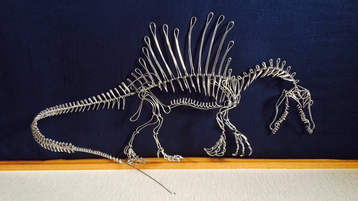 四足歩行verも好きです。 #針金アート #ワイヤークラフト #スピノサウルス