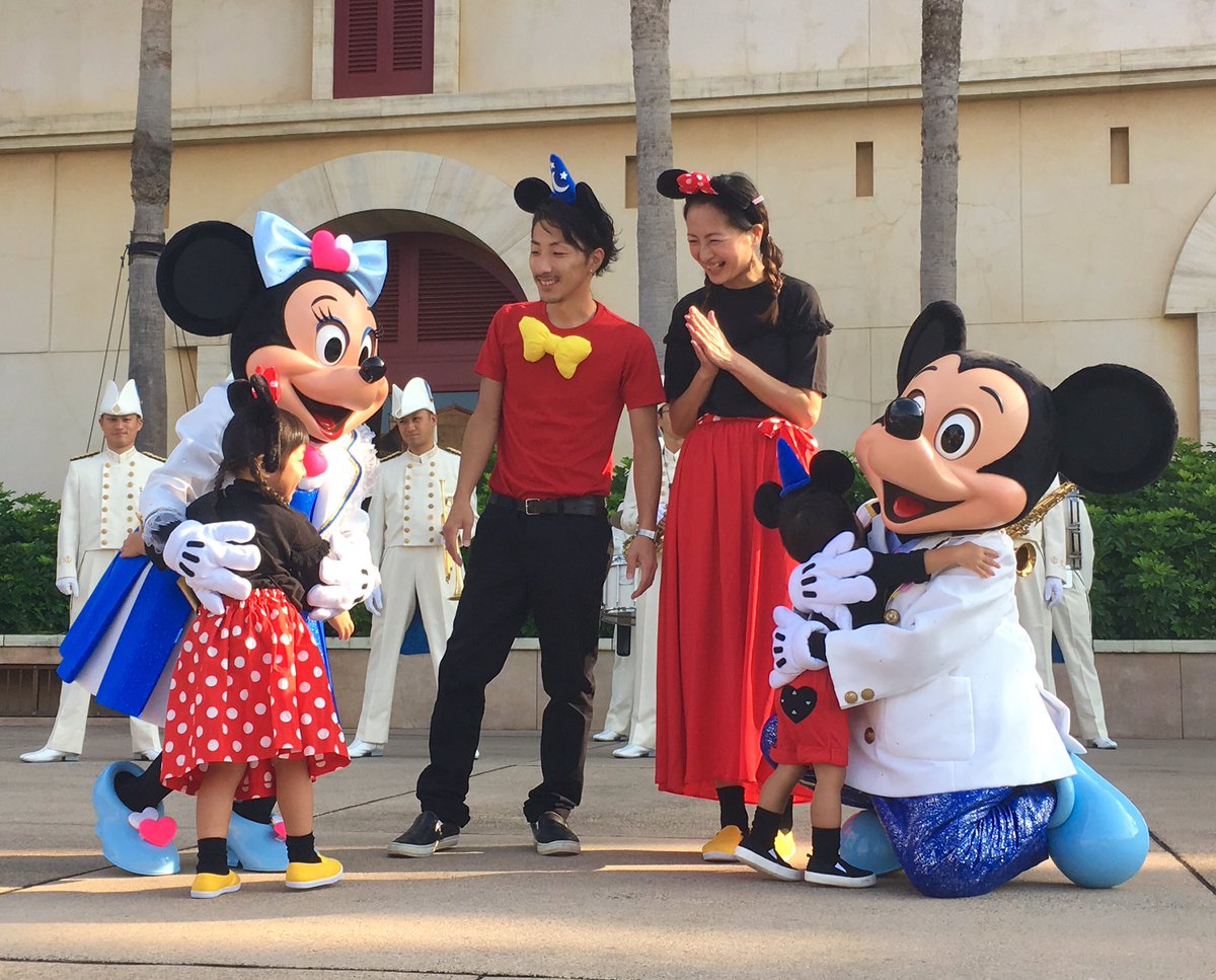 オープニングセレモニーでミッキーとミニーのお手伝いをして頂けません