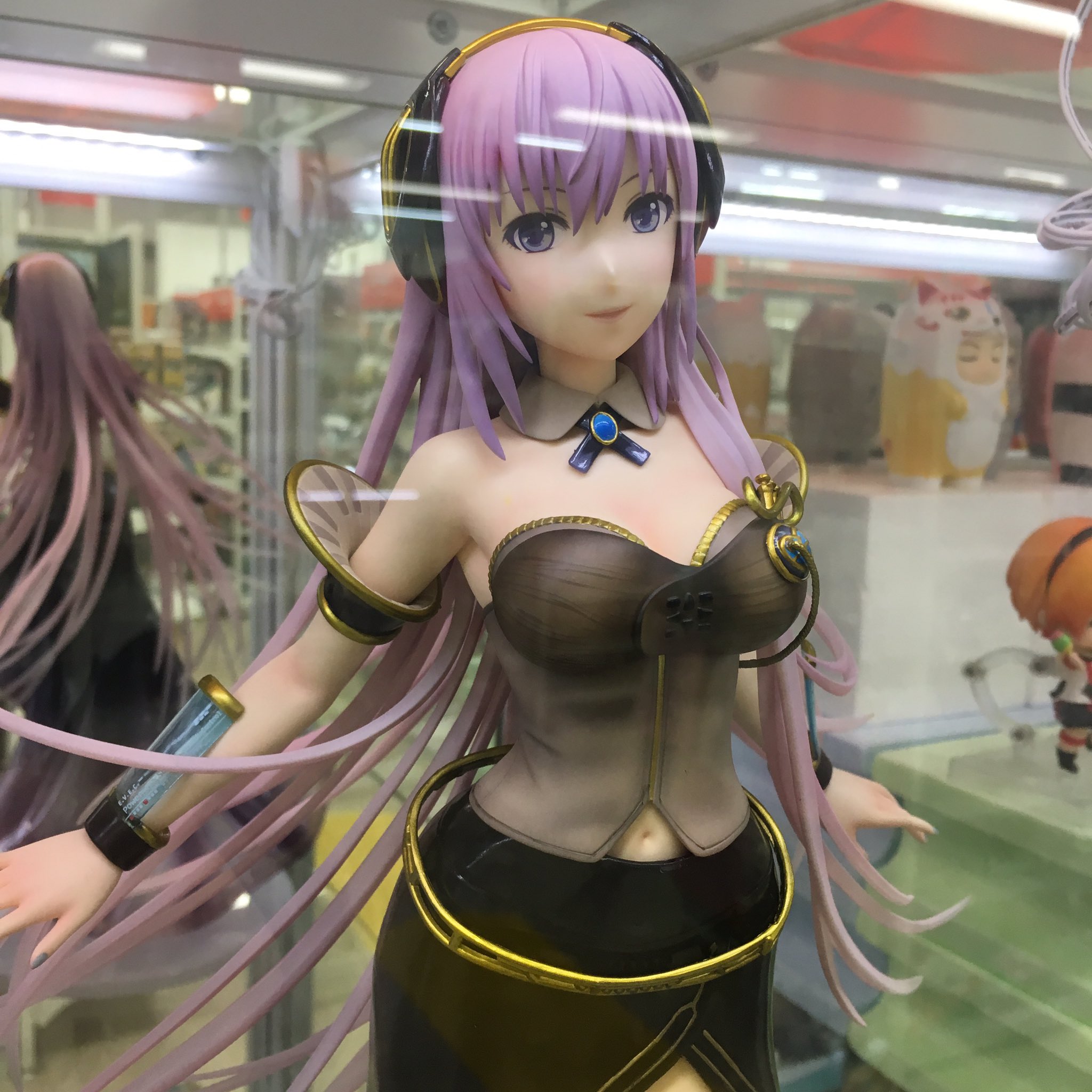 巡音ルカ 1/4 V4 フィギュア 1/4 Amazon.co.jp: キャラクター