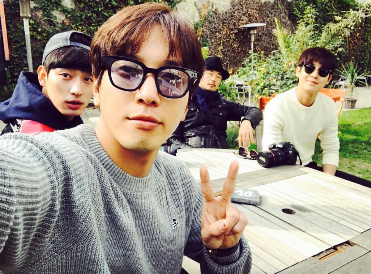 V brand Gentle Monster South Side Sunglasses blue night Glasses