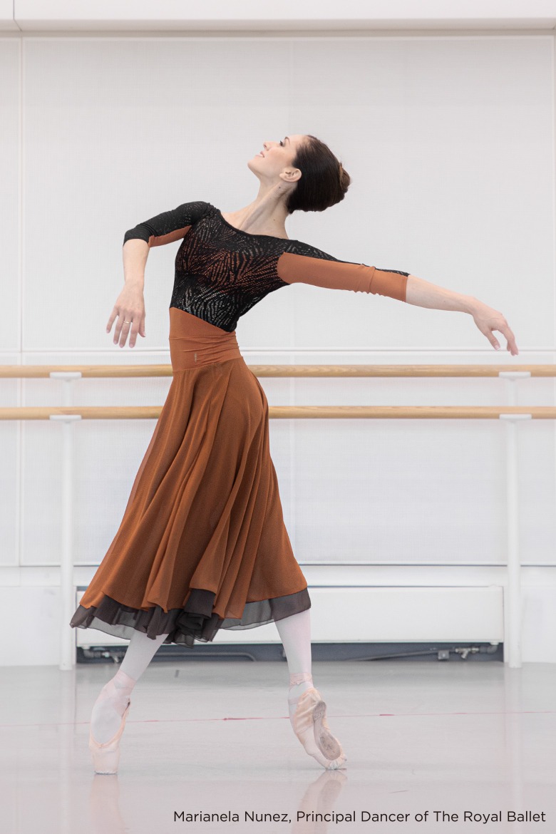 FREED OF LONDON 90周年特別コラボ企画／「Nela モデル」 英国ロイヤル