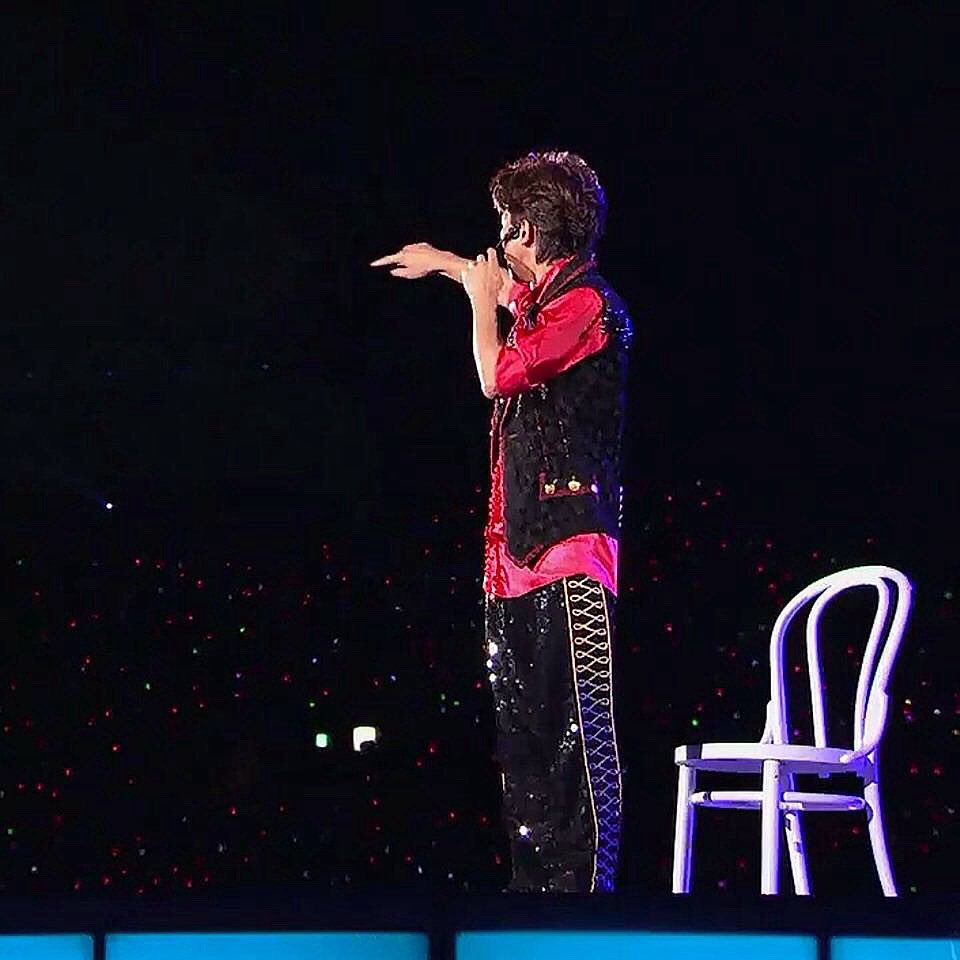 大野智ソロ曲「Take me faraway」 ゴールドの衣装は2008年 AAAツアーの