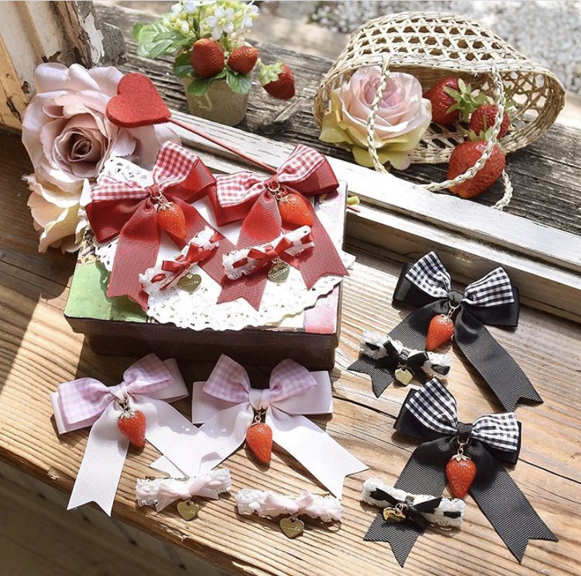 New Arrival♡♡ ＼ #ギンガムイチゴリボン4つセットクリップ 品番