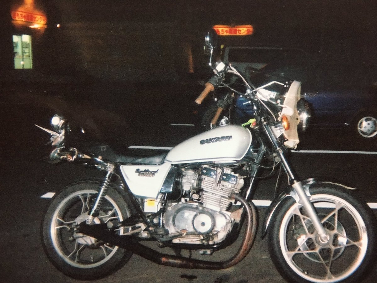 振り返る過去車 #GSX250T #トラザリ