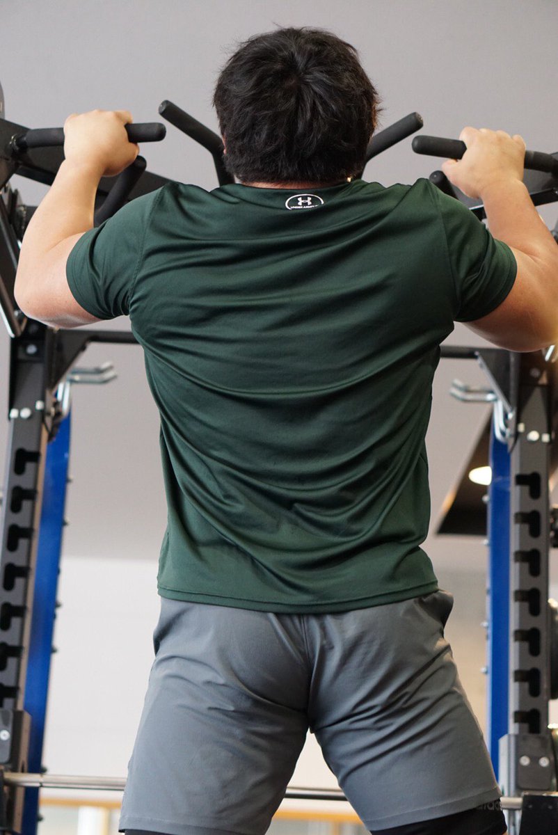 懸垂をすると 腕の短さが露骨に出てしまう癖をどうにかしたいです