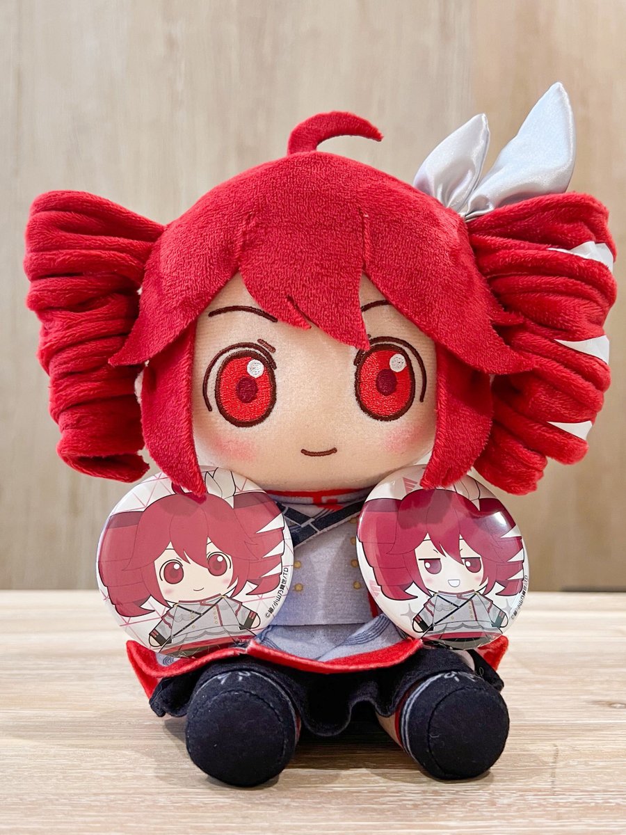 そしてAHSストアでは現在「重音テト おすわりぬいぐるみ/ぬい缶バッジ