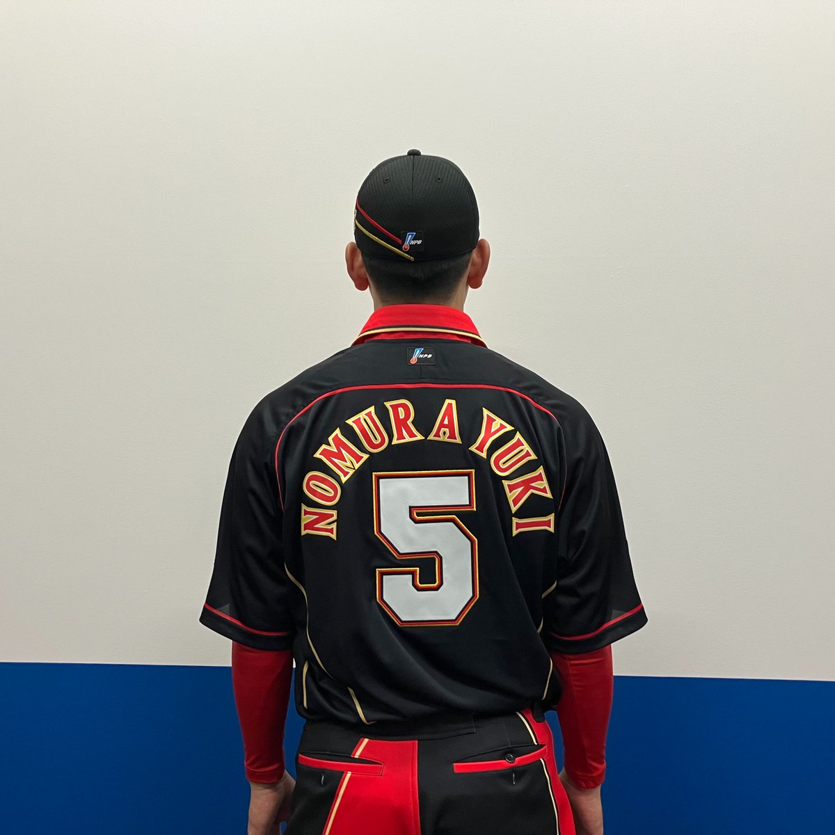 本日大活躍の #野村佑希 選手が 新庄監督デザインユニフォームを試着