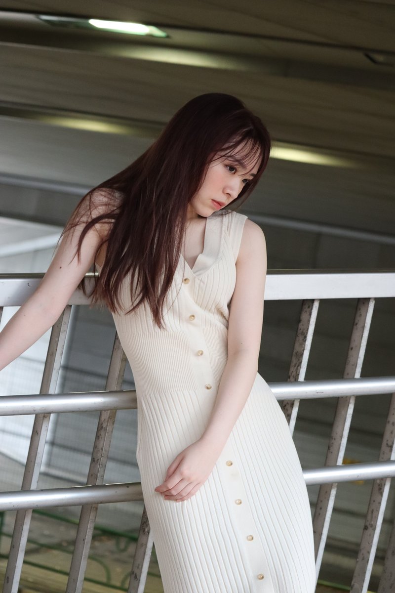 渡辺みり愛1st写真集『消極的な華やかさ』発売中！✨ (@miria_1st