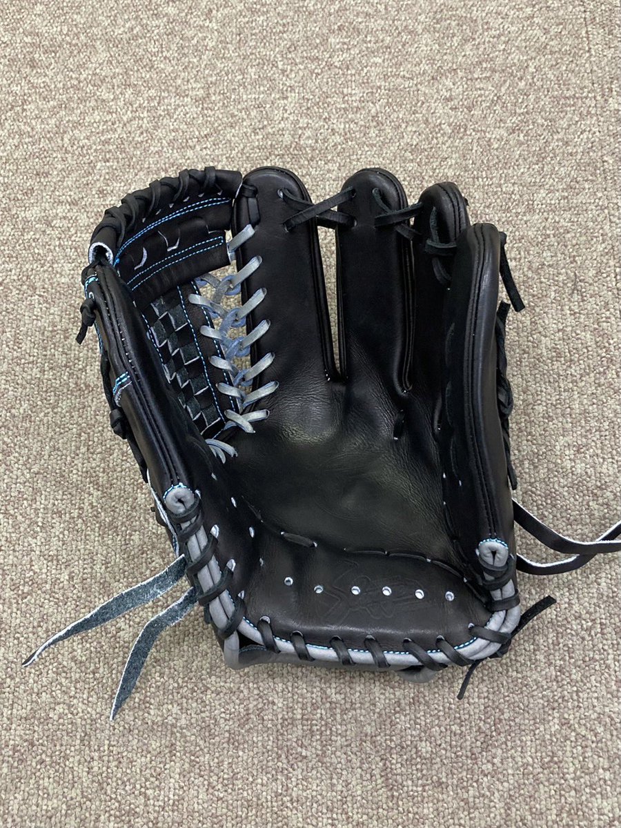 NEWグラブ✨ ここ最近、巷ではあまり見なくなったであろうウェブ(W-35