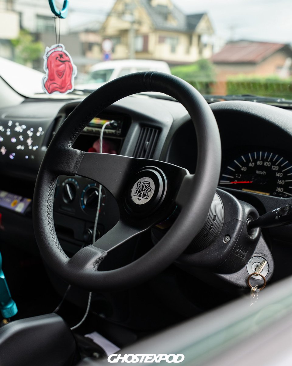 レザーステアリングは12月中の販売を予定しております🙏 新規金型