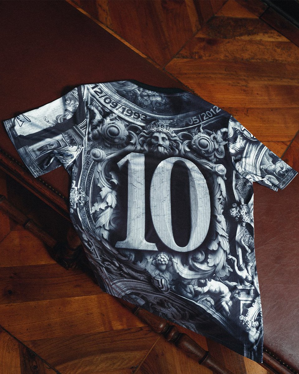 サッカーの歴史に名を刻む、エレガントなアイコンへのオマージュ