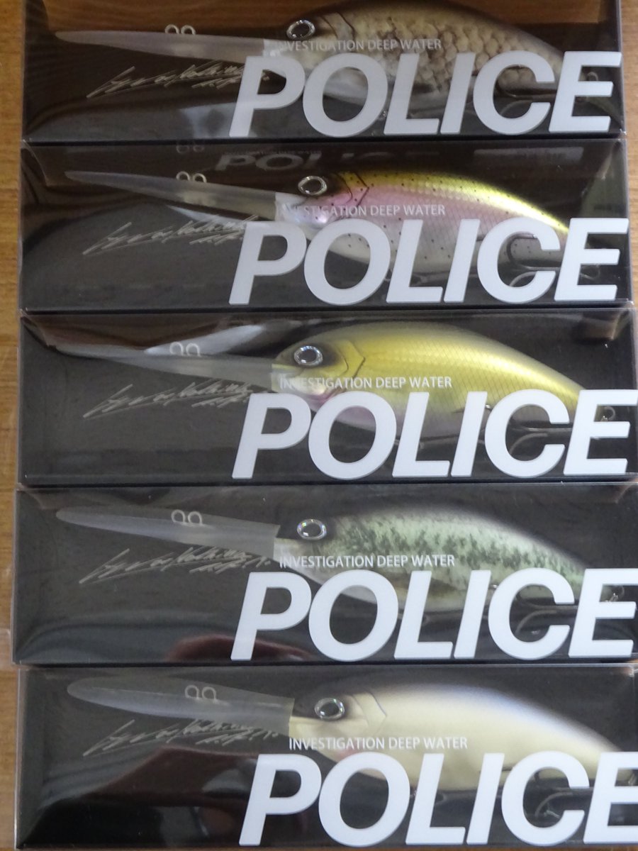 ずっと品切れしていた、DRTのポリス（新色）が入荷しました。 新色も