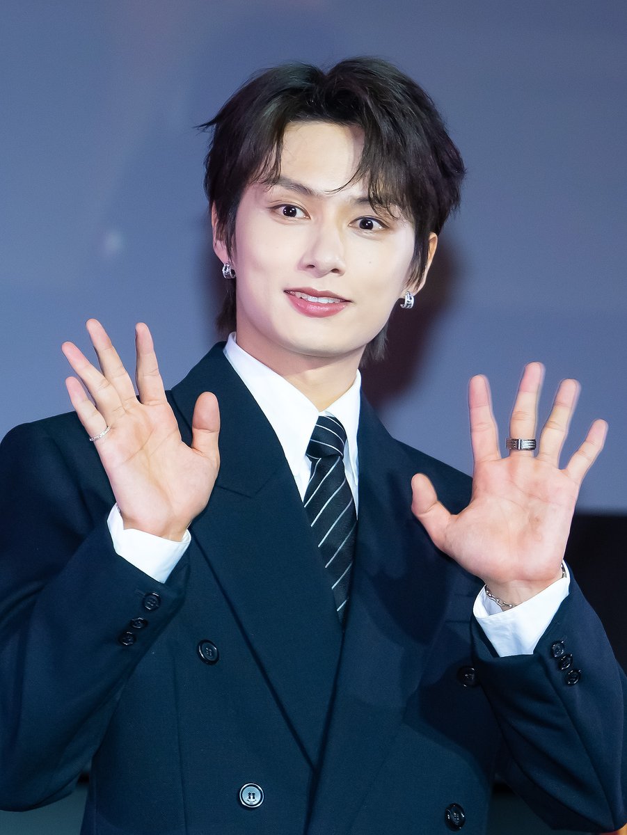 釜山国際映画祭2025】#SEVENTEEN #ジュン（#JUN） が登場！ ジュンが
