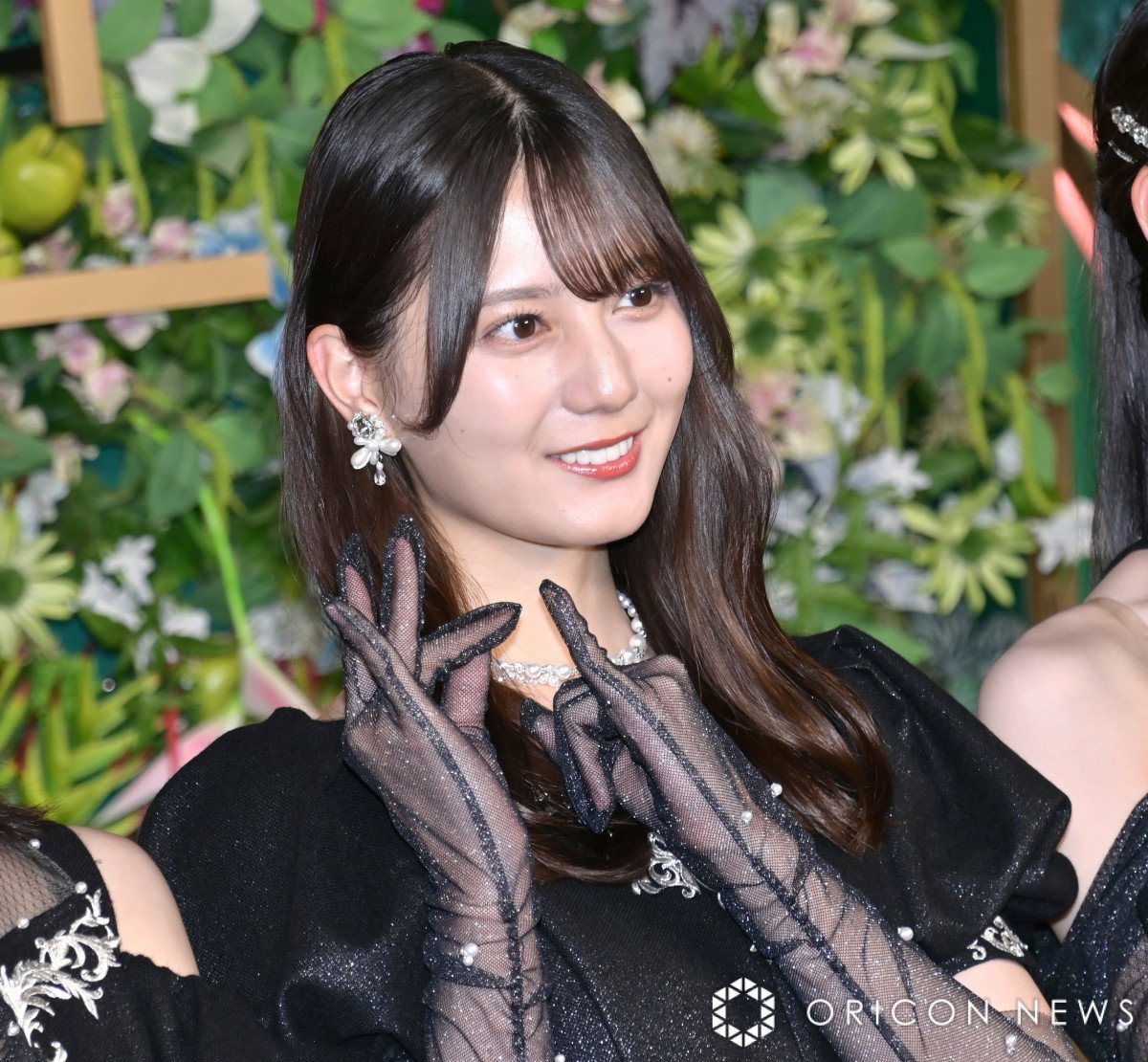 うひょー😍😍新生日向坂は皆黒ドレス似合いすぎ！！可愛いなぁ🥰 小坂