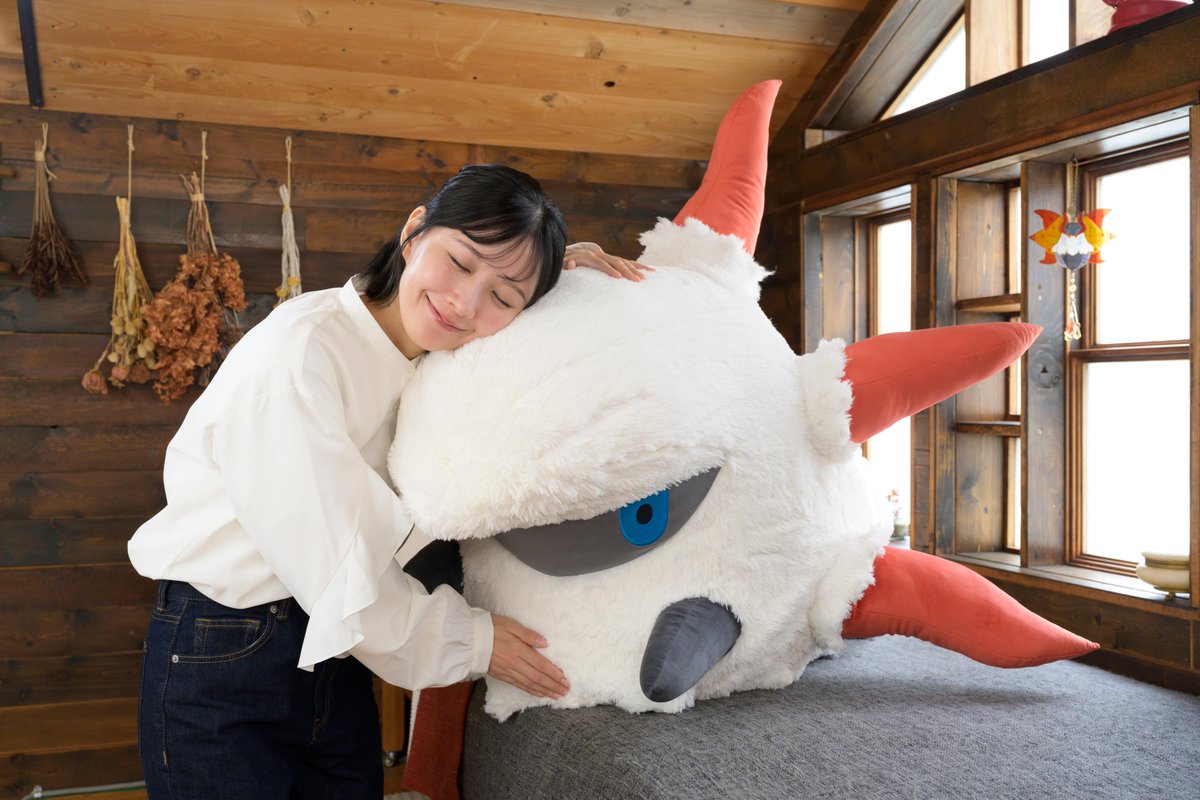 ポケモン」等身大メラルバぬいぐるみ登場 もふもふの触りごこち…価格は