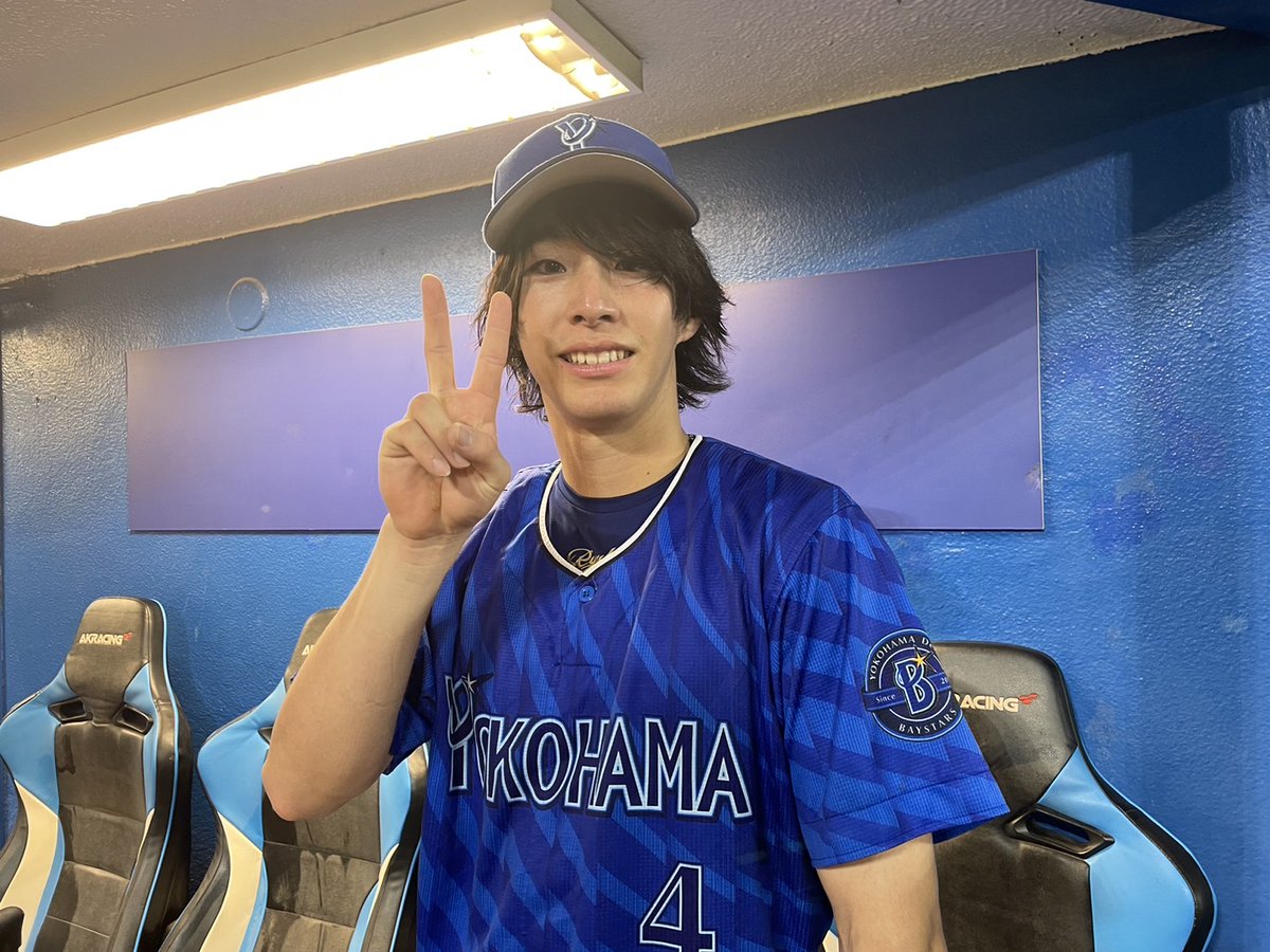 DeNAのD1位・度会隆輝、グラブメーカーの和牛JBと