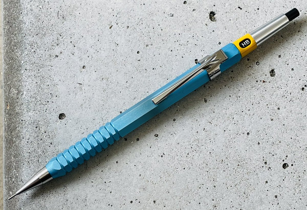 pg5カスタム軸をアルマイト加工してみました。若干ムラがあるので