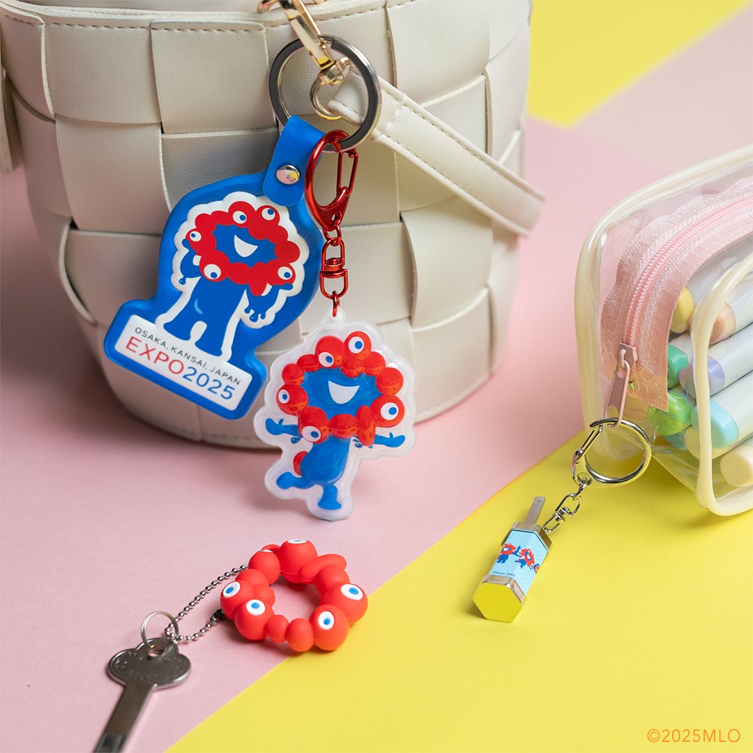 おすすめ商品紹介👜 ￣￣￣￣￣￣￣￣￣ 様々なデザインのキーホルダー