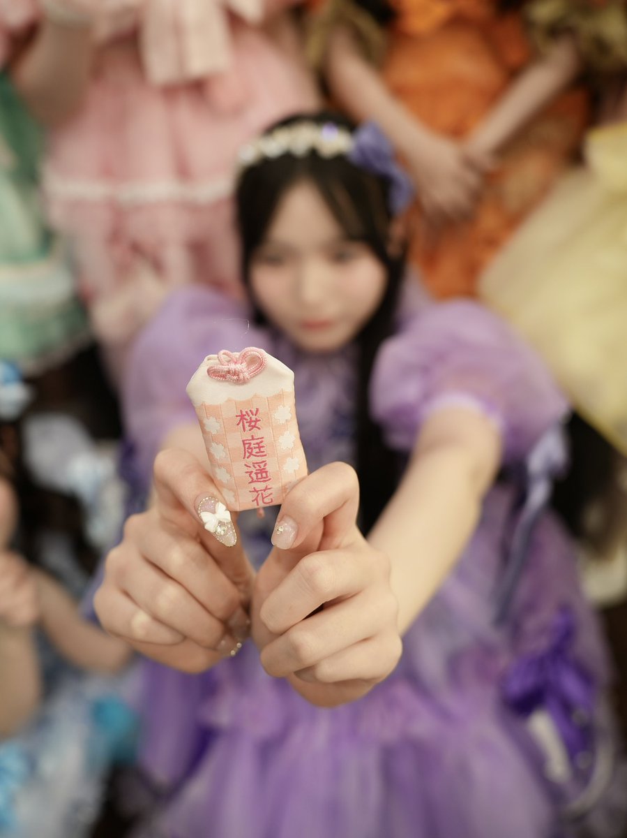 桜庭遥花 生誕グッズを紹介すべく、写真撮られて貰いましたらば