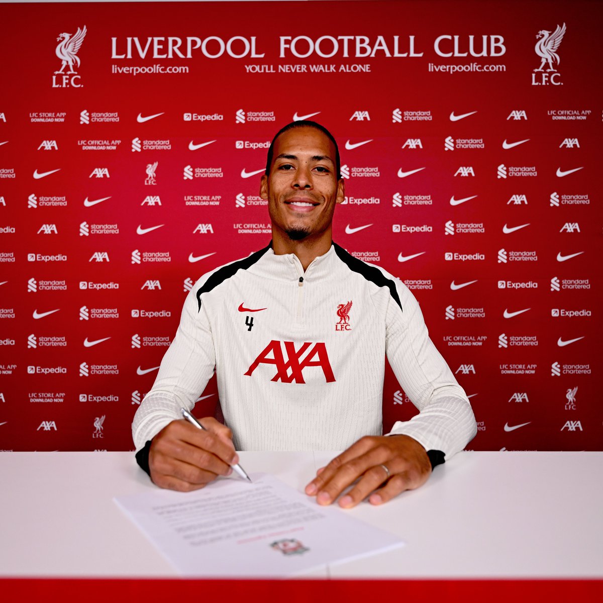 フィルジル・ファンダイク選手が、リヴァプールFCとの24/25シーズン