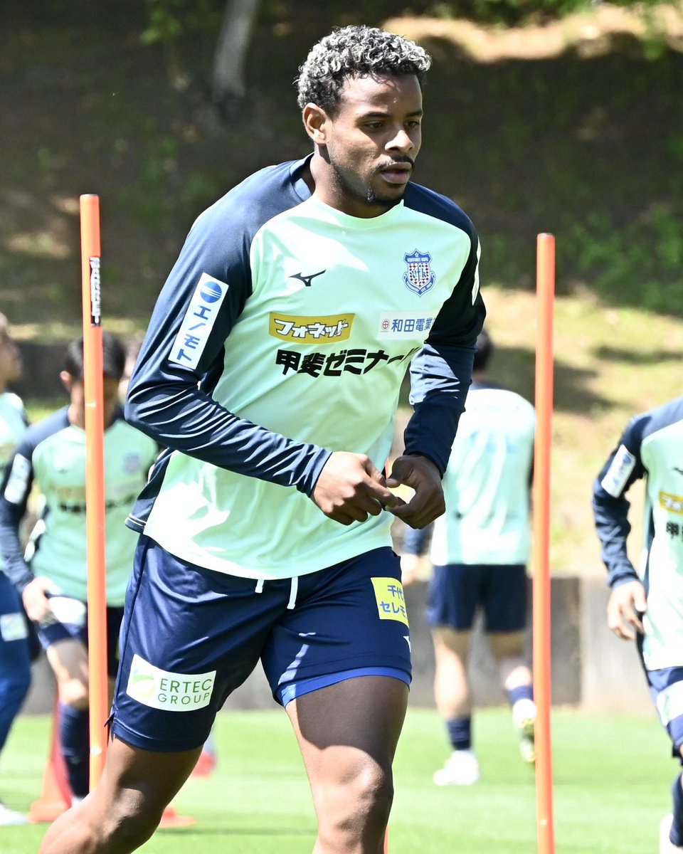 ヴァンフォーレ甲府 #ネーミアス 選手が本日より チームに合流しました