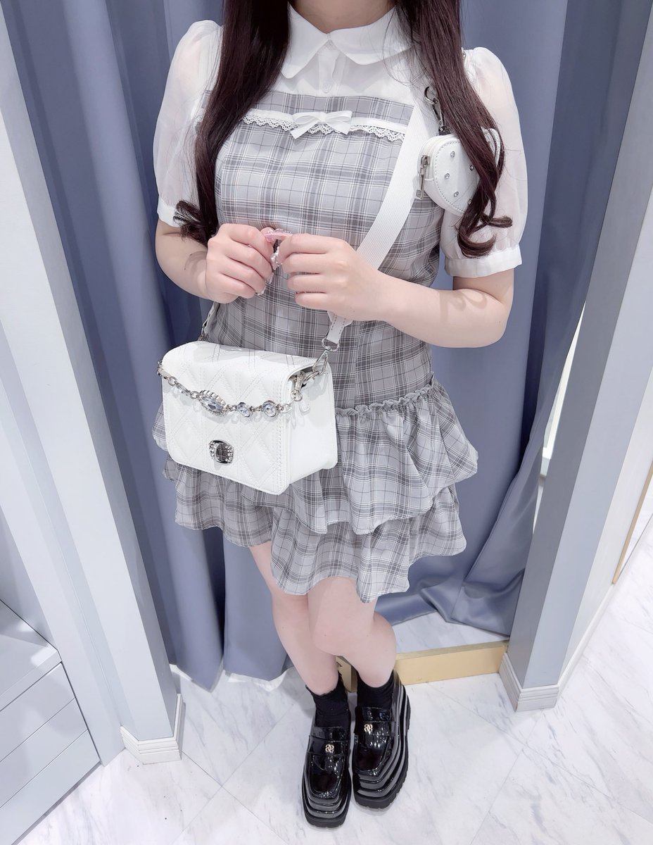 🩵evelyn大阪店🩵 ・ドッキングティアードOP ↪︎¥9,800 SNSでも大反響