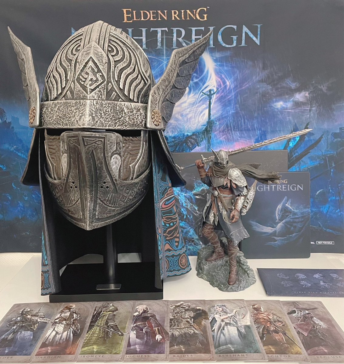 ナイトレインのコレクターズエディションと1／1追跡者の兜が届いたので