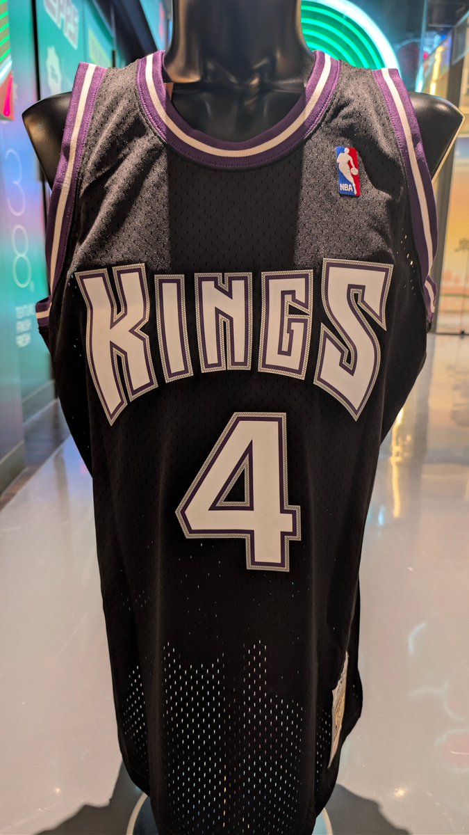 お勧めアイテム】 NBA往年の名選手、日本国内でもファンの多い Chris