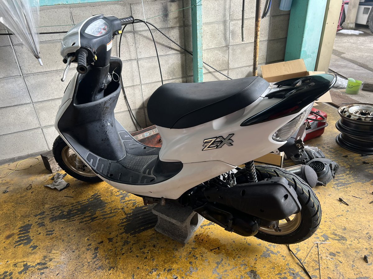 良く聞くZX仕様ってやつ。 フロントドラムのまま羽付けてZX仕様もあれ