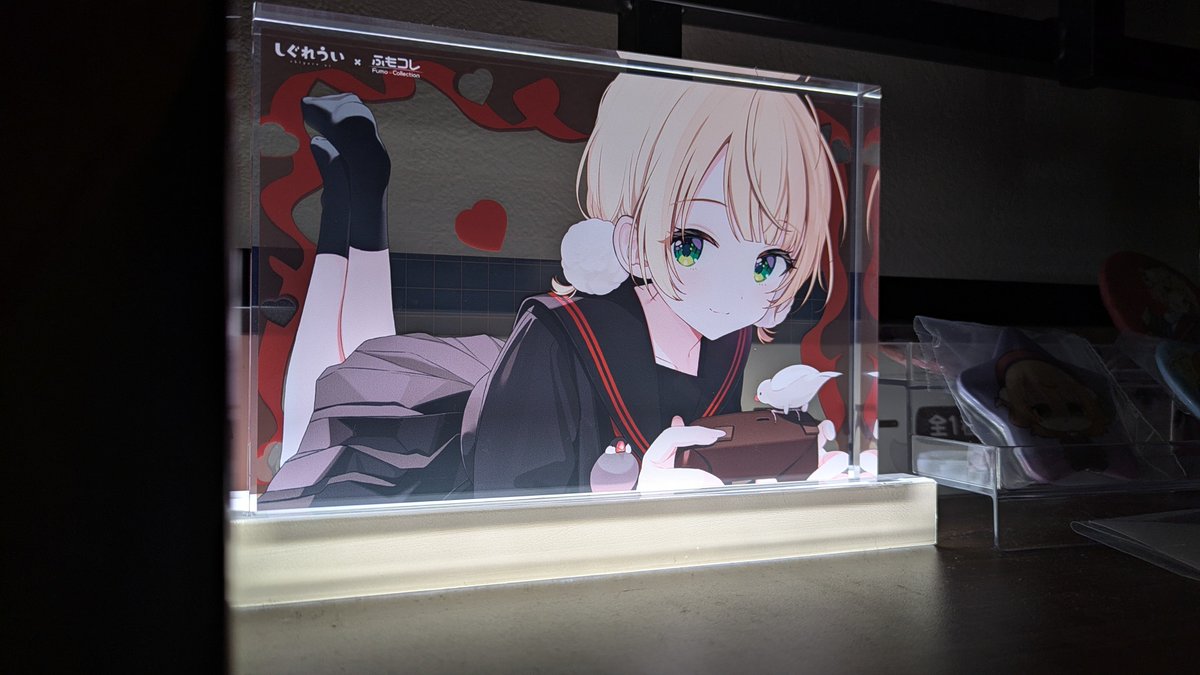 しぐれうい✕もふコレのアクリルブロックきちゃ 思ったより重くて