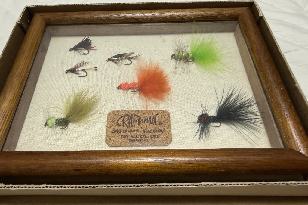 オシャンティな毛鉤セットを買いました♪（500円）