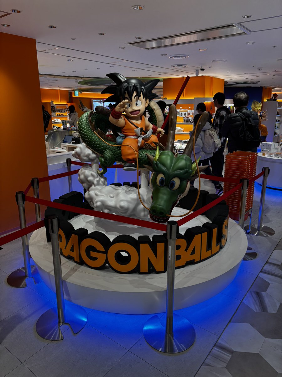 ついに念願の初めてのドラゴンボールストア行ってきたーーーー