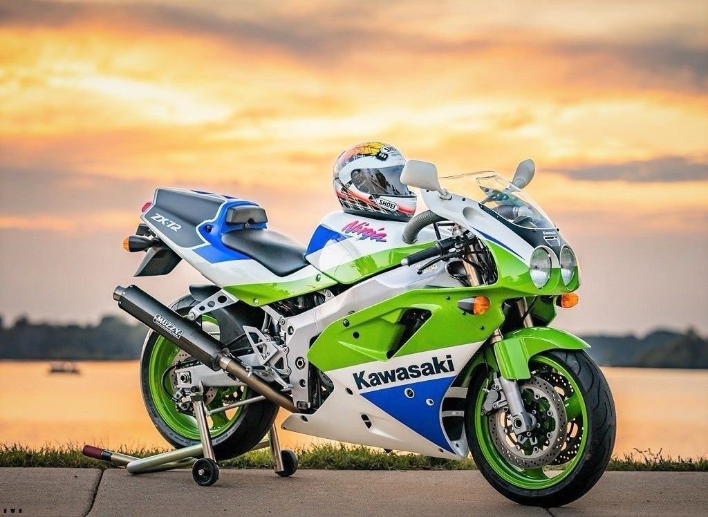 🎏🇯🇵🎏 1992 #Kawasaki ZX-7R