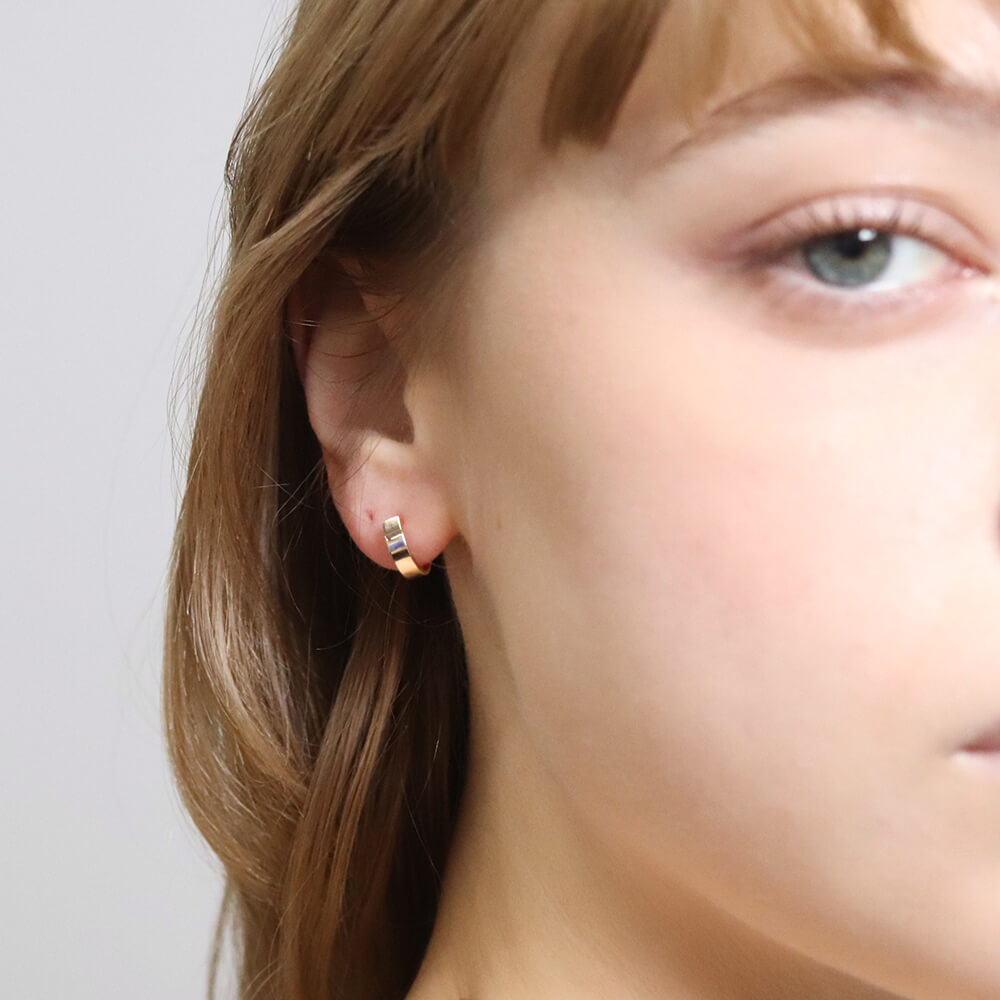 ゴールド スナップ フープ ピアス | K10YG 毎日のコーディネートに