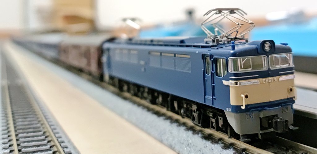 一応マイクロエースのA8556,A8557の42.10の銀河はセット付属のEF58-75