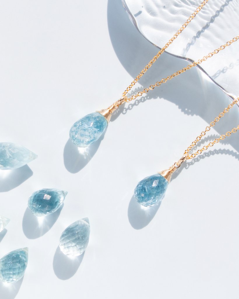 こんにちは 3月誕生石アクアマリン💎 きれいな海を綴じ込めたような