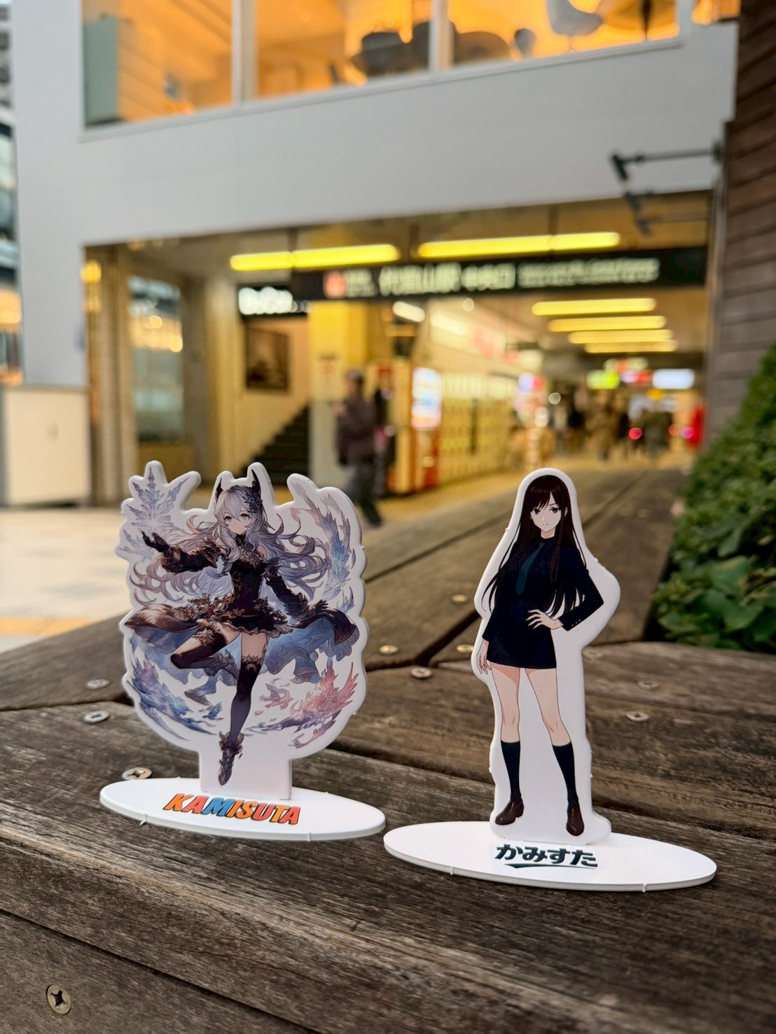 業界初！ SNSの反響から生まれた紙製アクリルスタンド「紙スタ」 老舗