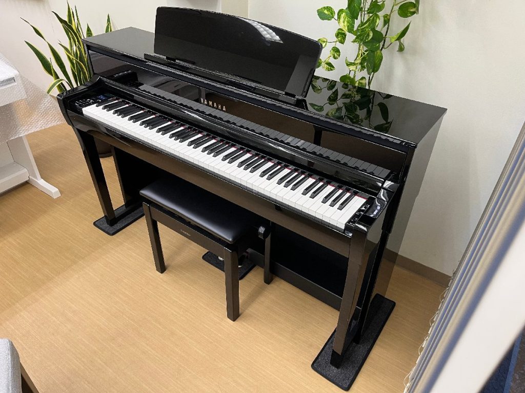 YAMAHA Clavinova CLP-675WA 電子ピアノ