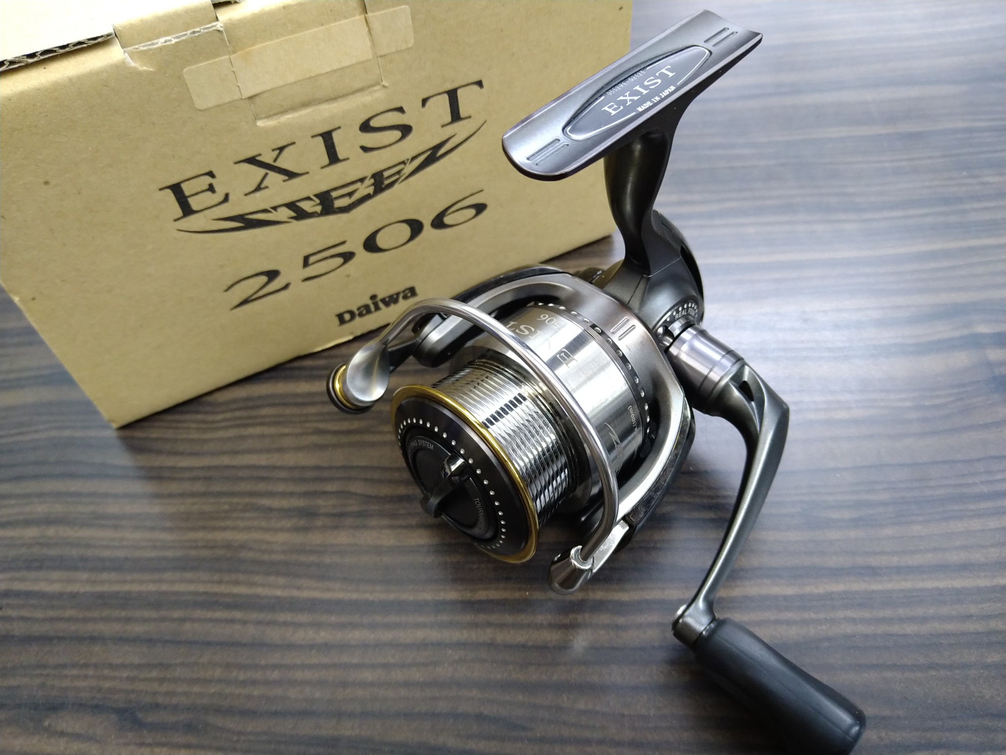 イグジスト 2004 カスタム多数の超美品 超希少廃盤美品 ダイワ 06