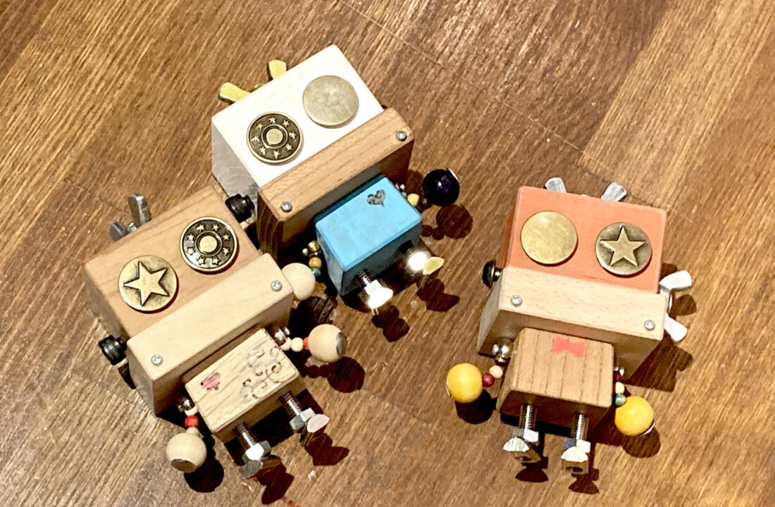 森のホール工作】木のロボット | 自然体験｜あてま 森と水辺の教室 ポポラ