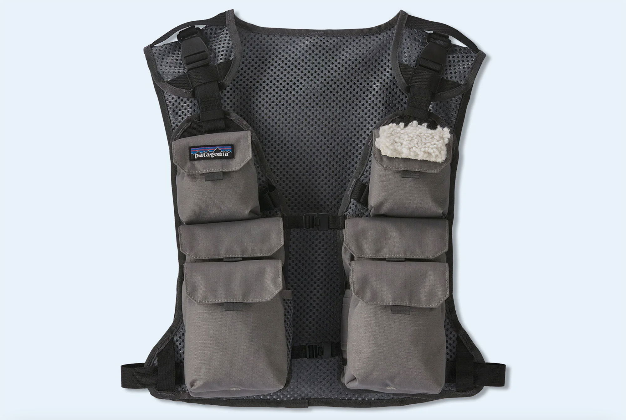 patagonia “Stealth Convertible Vest” | パックのフロントに取り付け