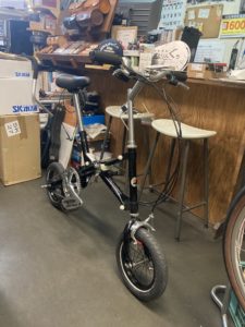 トランジットコンパクトをカスタム。速く走ることへのアンチテーゼ