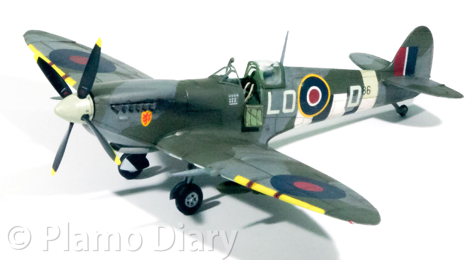 作品No19 イギリス空軍 スーパーマリン スピットファイア 1/72 作品