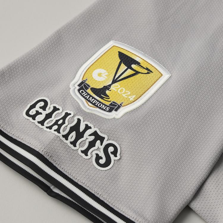 チャンピオン・エンブレムワッペン付きの2025年版ユニホームを発売