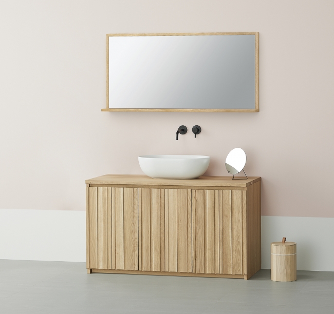 カリモク家具とコラボレーション。サンワカンパニーが天然無垢材の